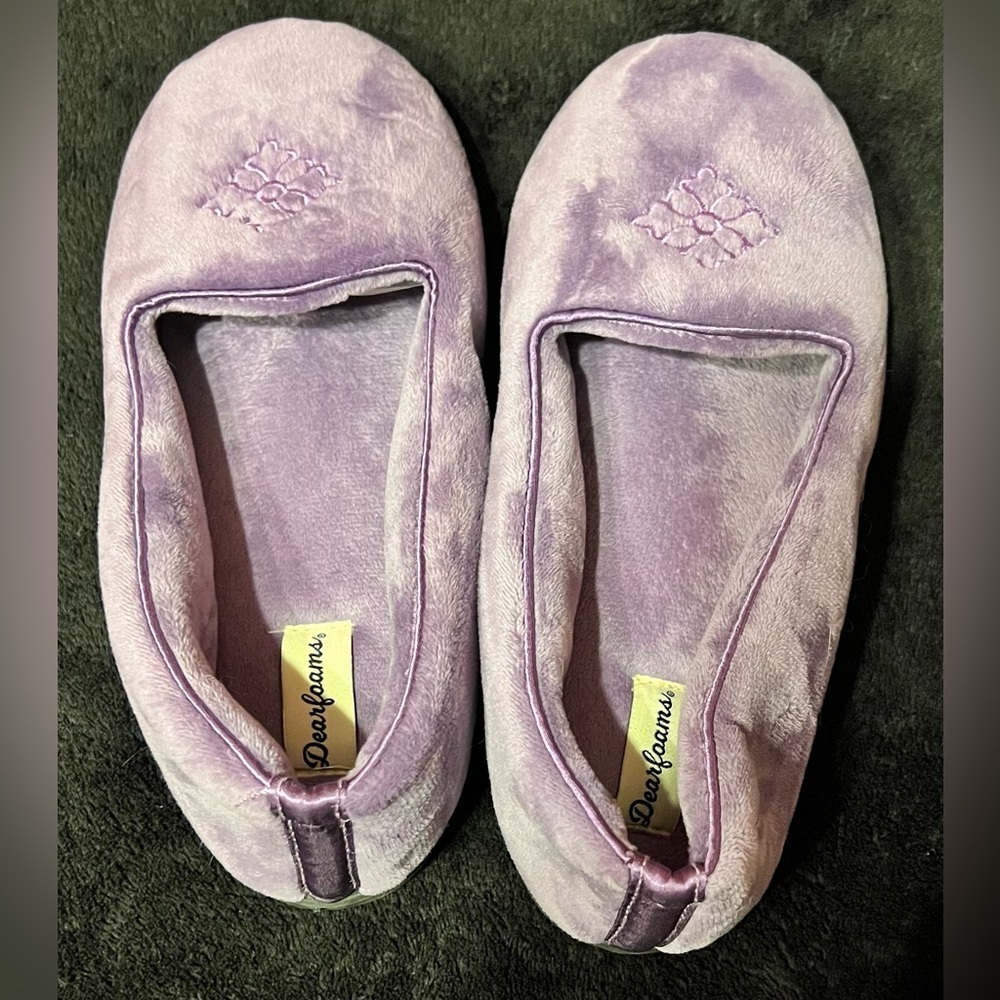 NWOT Dearfoams Woman’s Rebecca Slippers Size Medium WIDE 7-8